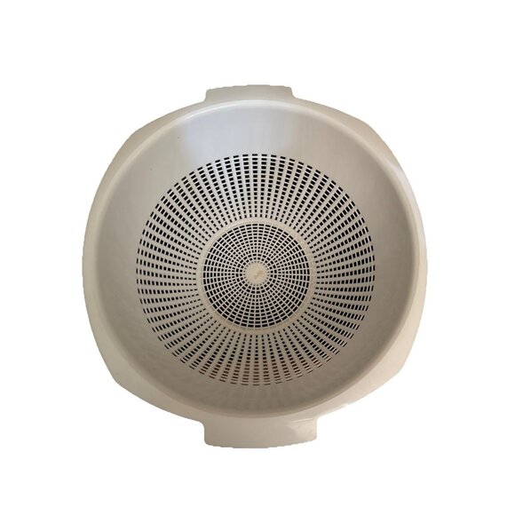 Vintage XL Pasta Colander Strainer Discontinued Square Round White Plastic 15x13 - Picture 2 of 8